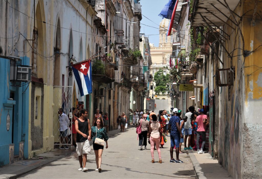 calle _cuarteles_vacef_havane Rue Cuarteles à La Havane