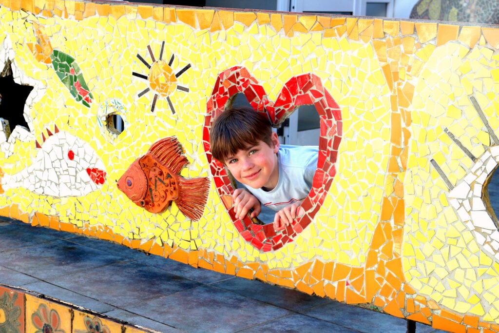 enfant-fusterlandia Les enfants trouvent leur place à La Fusterlandia